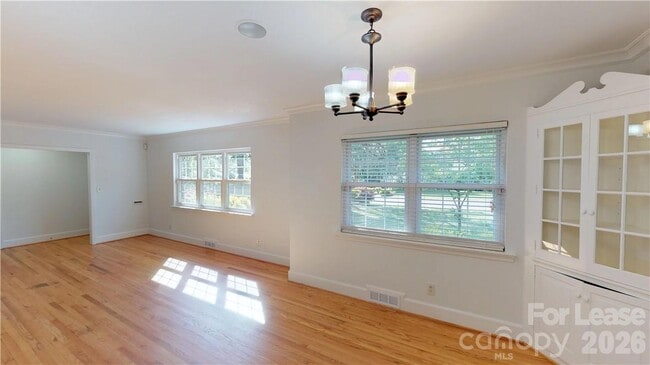 Building Photo - 1426 Bevis Dr