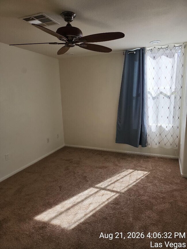 Building Photo - 664 Peachy Canyon Cir