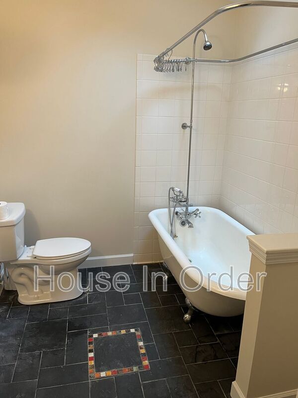 Building Photo - 50 Rustling Oaks Ln