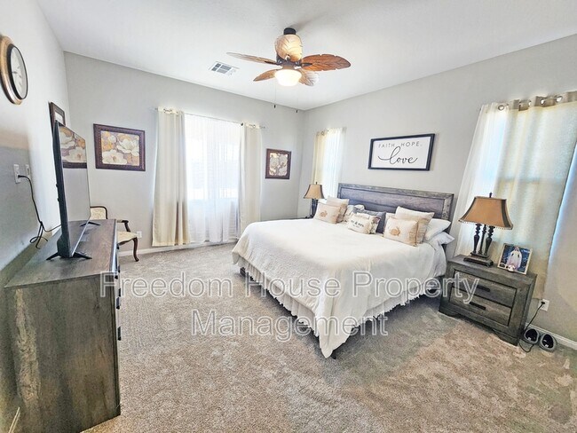 Building Photo - 4901 Fairwood Ct