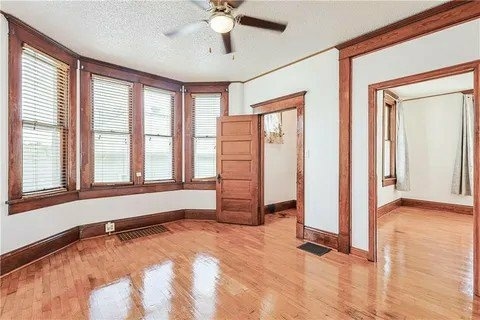 Building Photo - 619 Hamburg Ave