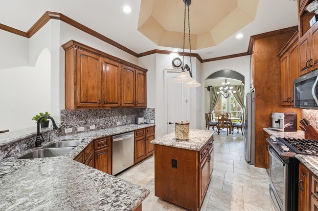 Building Photo - 19623 Fairway Island Drive