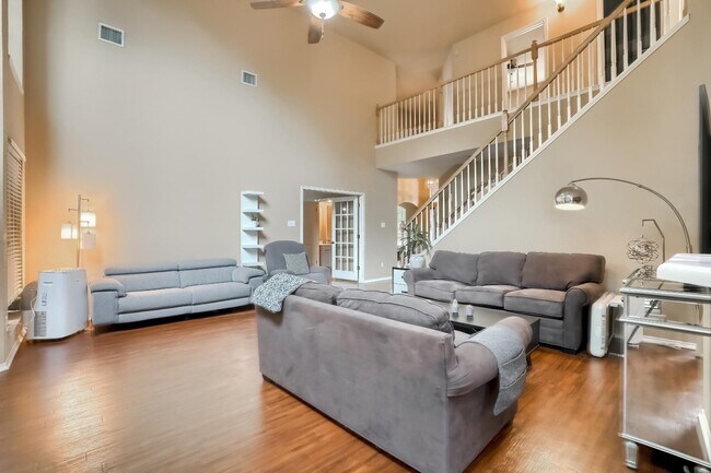 Building Photo - 301 Gulfstream Dr