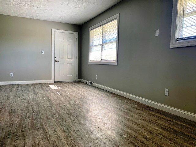 Building Photo - 108 W Shelbourne Dr