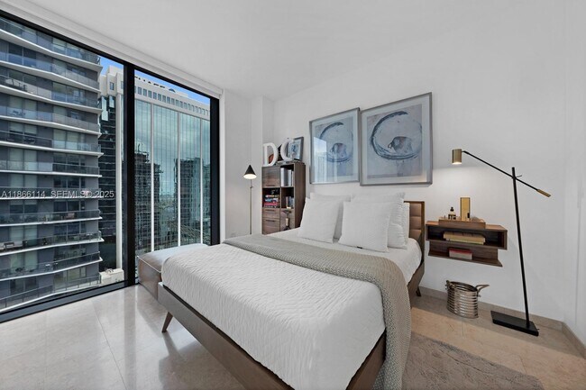 Building Photo - 88 SW 7th St