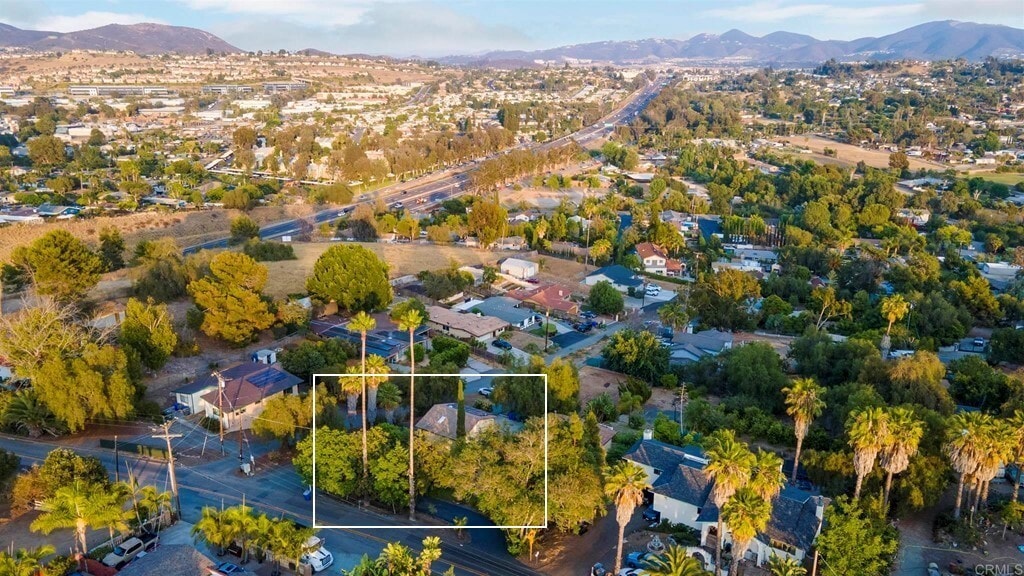 Location of unit - 572 Plumosa Ave