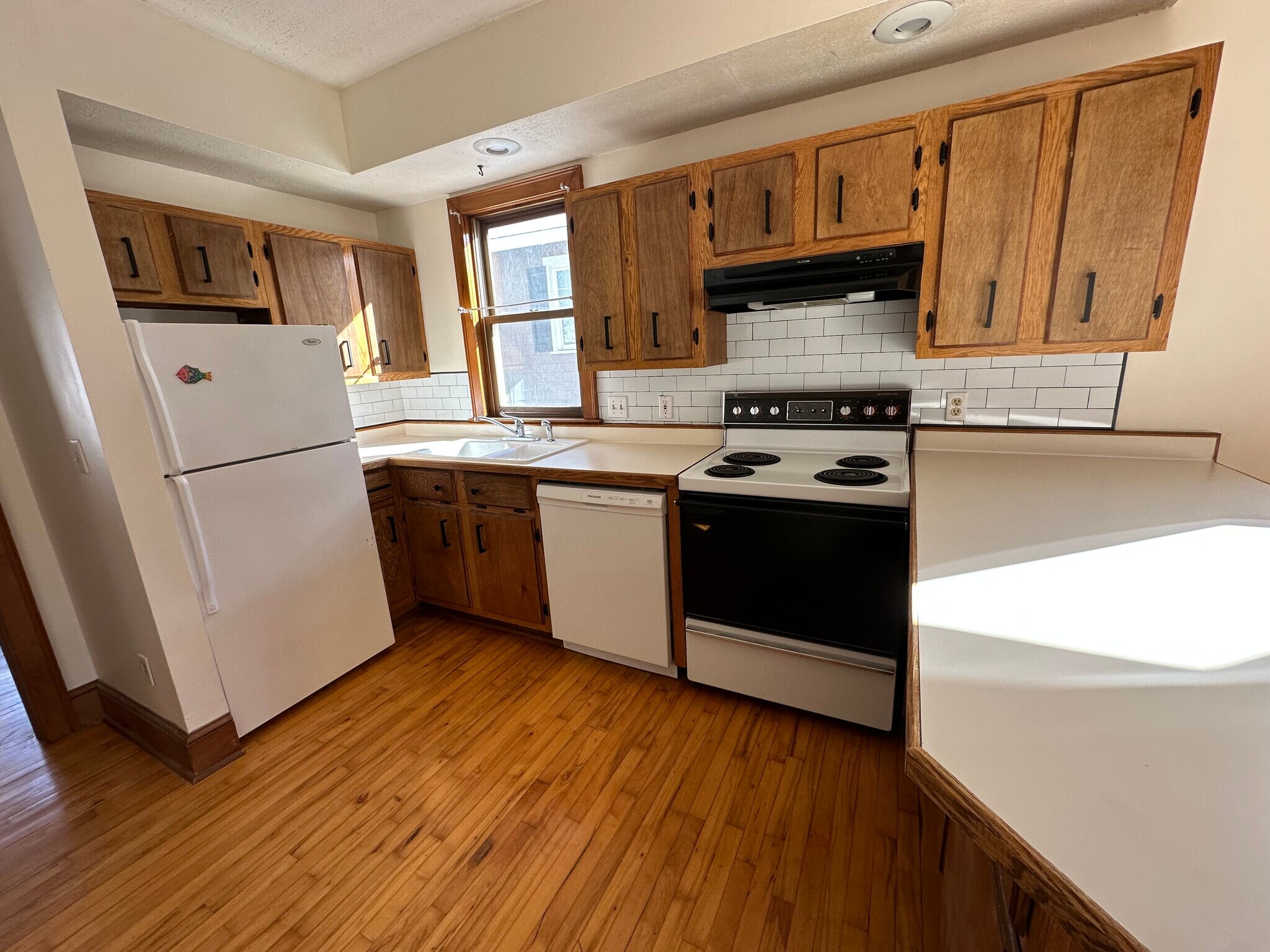 Building Photo - 162 Washington St