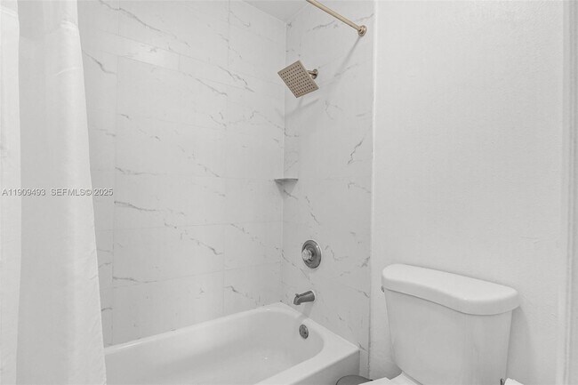 Building Photo - 1211 S Independence Dr