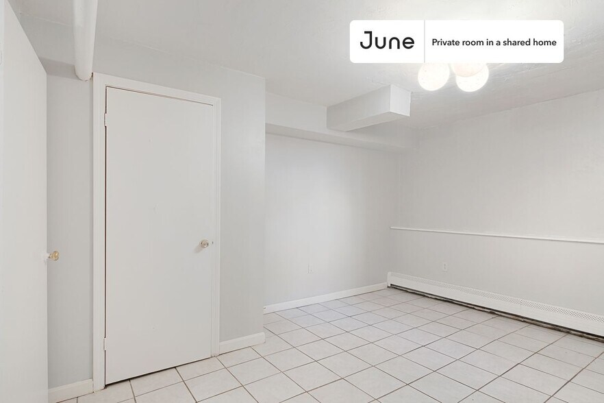 Building Photo - Room in Shared 6 bed/2 bath home