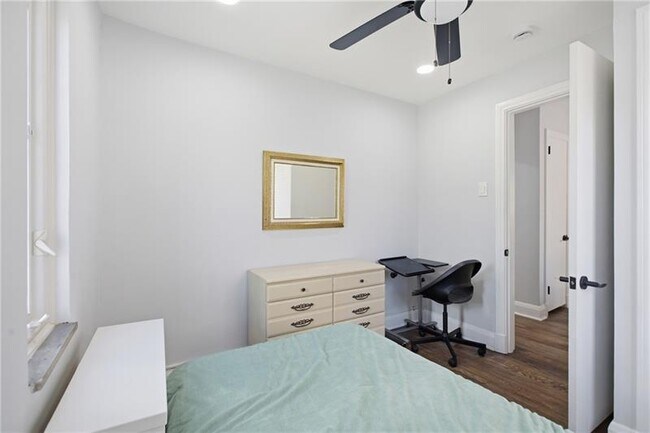 Building Photo - 3891 Beechwood Blvd