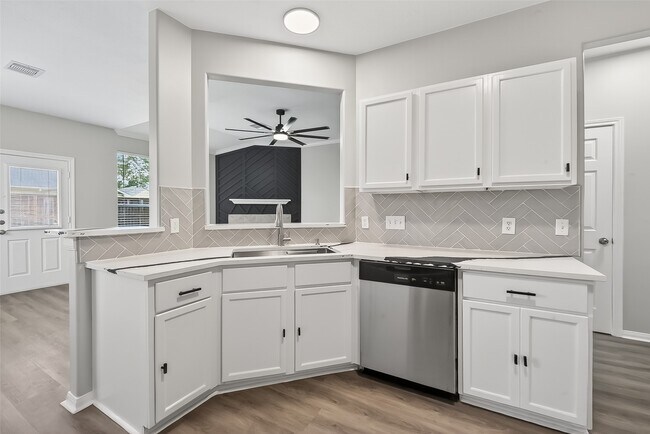 Building Photo - 16311 Yabbie Dr