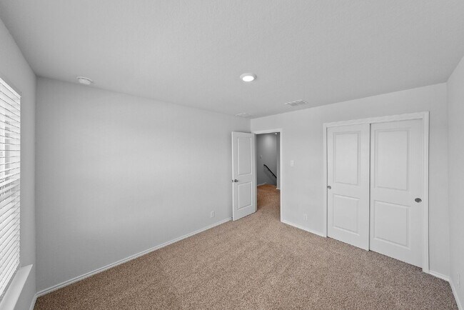 Building Photo - RESORT STYLE AMENITIES!! Multiple Pools. Lazy River. Splash Pad and Water Slides. Fitness Center....