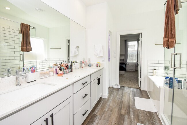Building Photo - 4730 Torcello Fls Ln
