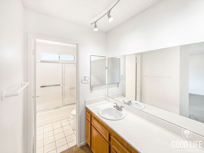 Building Photo - Modern 3BR/2.5BA Home with A/C and Attache...