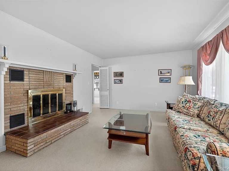 Building Photo - 2 Thomas Jefferson Pl