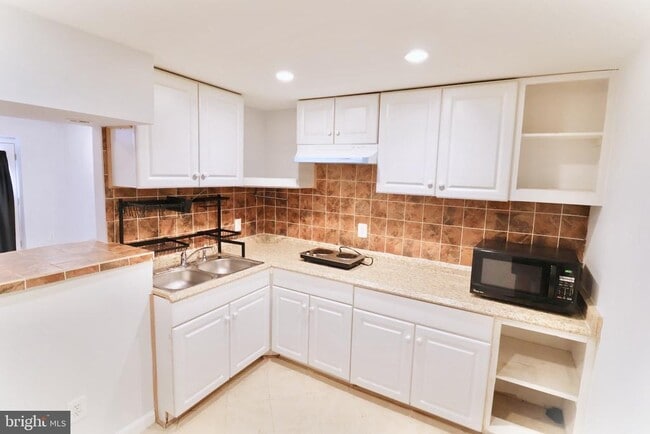 Building Photo - 5658 Lierman Cir