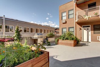 Building Photo - 2 Bed 2 Bath Condo In the Heart of Downtown Boulder!