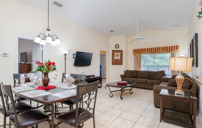 Building Photo - 2178 Royal Ridge Dr