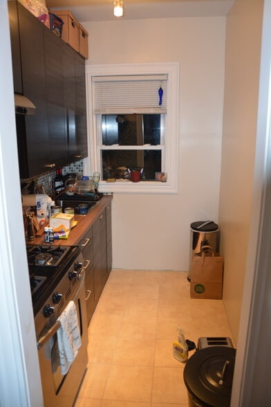 Galley Kitchen 3 - 16 Tecumseh Street