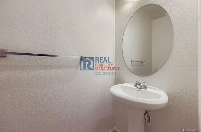 Building Photo - 12740 Jasmine St