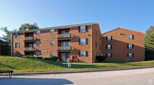 Building Photo - Villages of Queen Anne Apartments