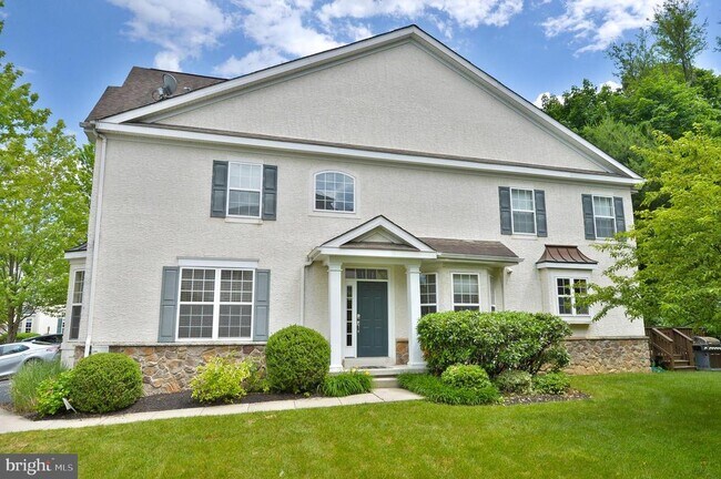 Building Photo - 200 Rolling Hill Dr