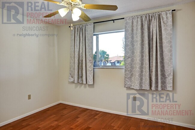 Building Photo - 251 Fenwick Dr