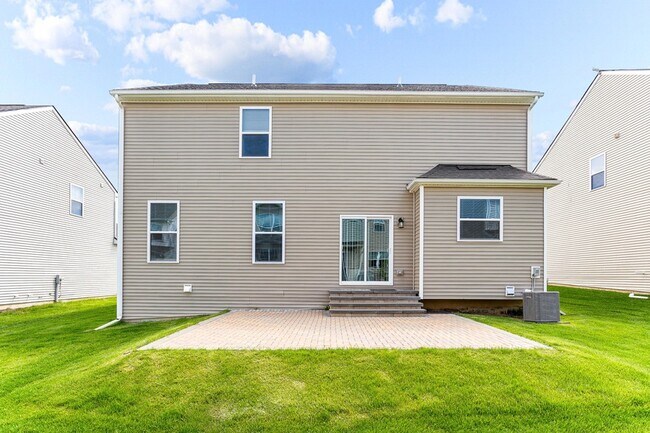 Building Photo - 286 Springview St