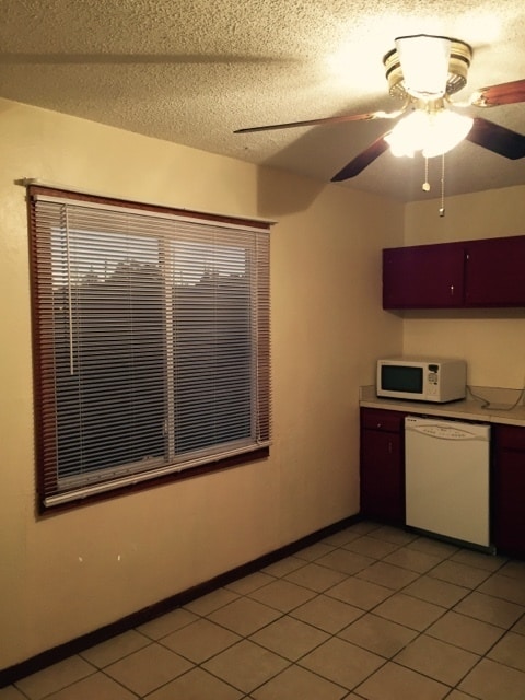 Building Photo - HOME NEAR UNIVERSITY NEW CARPET
