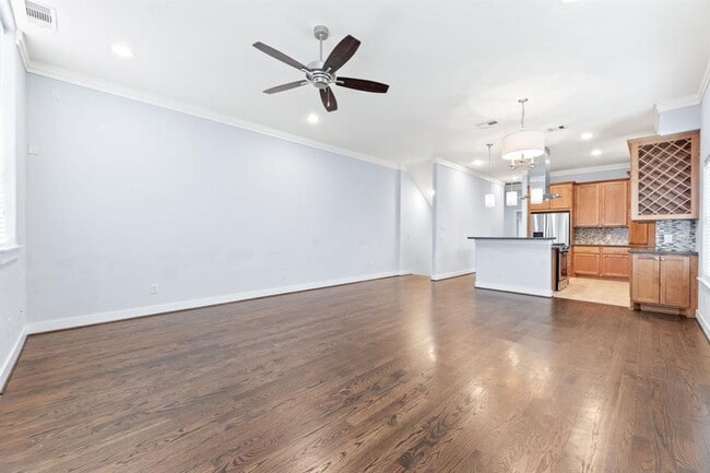 Building Photo - 4711 San Jacinto St