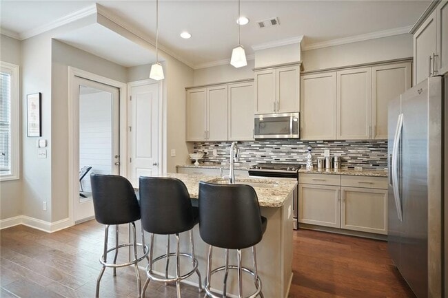 Building Photo - 901 Proctor Ranch Dr