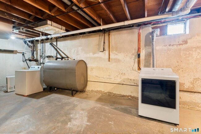 Building Photo - 338 Kenwood Ave