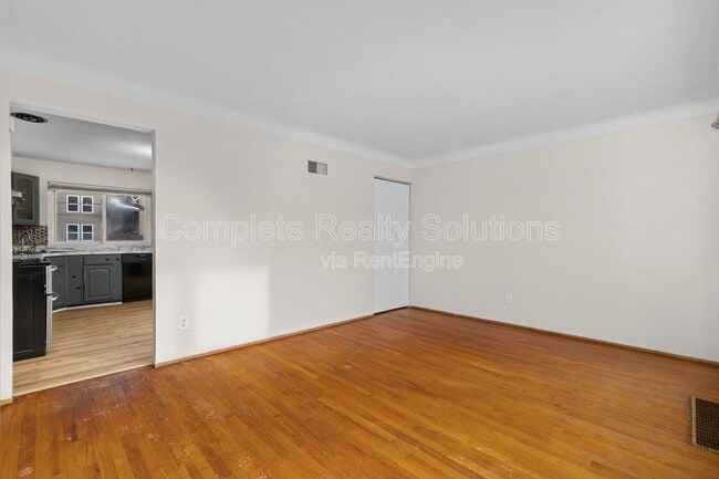 Building Photo - 10044 Pepper Ln