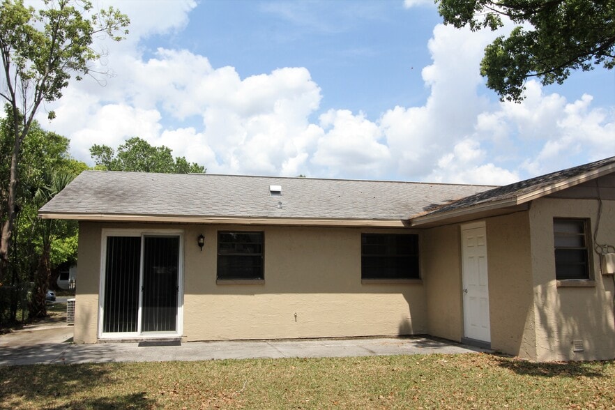 Building Photo - 38942 9th Ave