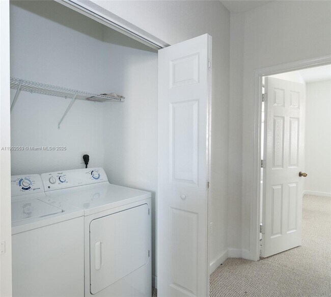 Building Photo - 1027 NE 207th St