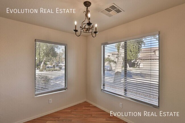 Building Photo - 1561 Maddison Cir