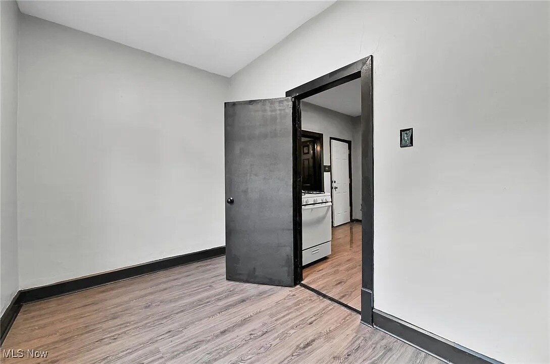 Back unit bedroom - 3620 E 63rd St