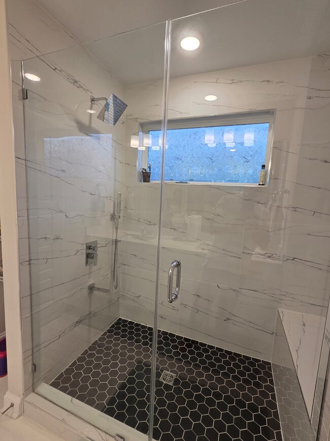 Building Photo - 7 Callen Oak Wy