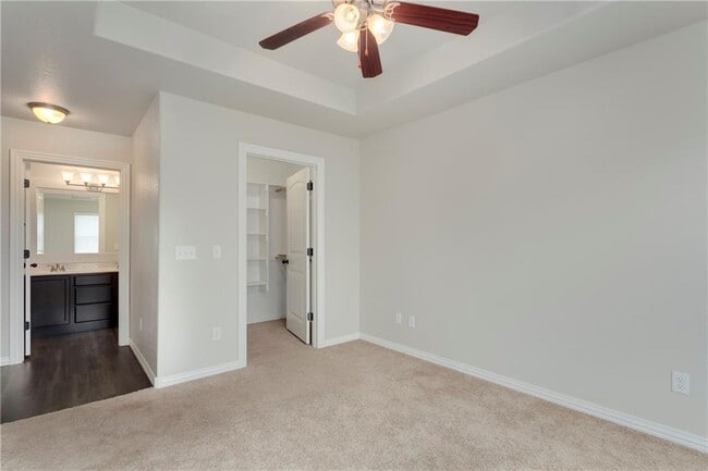 Building Photo - 1407 Summer Ave