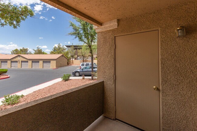 Building Photo - First floor one bedroom in gated Silverado Rach community