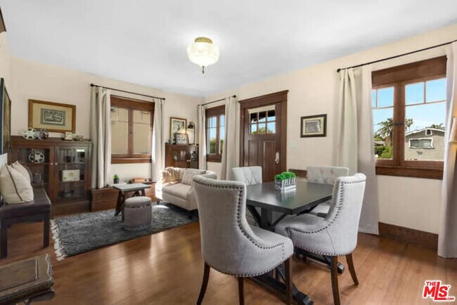 Building Photo - 850 Laveta Ter