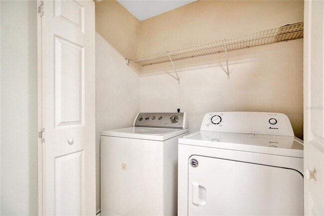 Building Photo - 10494 Park Commons Dr