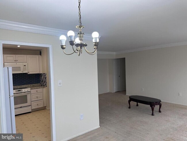 Building Photo - 1111 University Blvd W