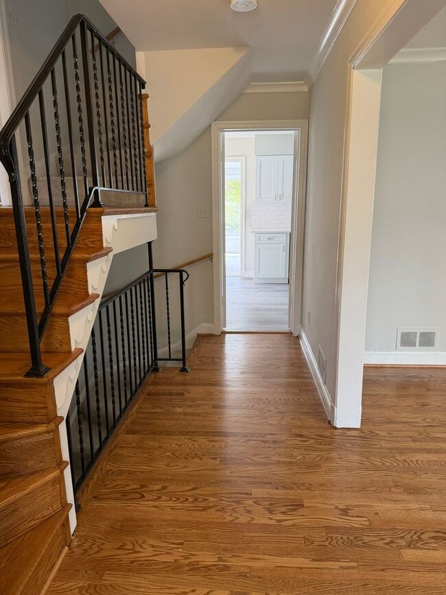 Building Photo - Lovely Home In Sought After Westmoreland Hills