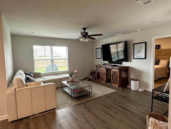 Building Photo - 5292 Peach Dr
