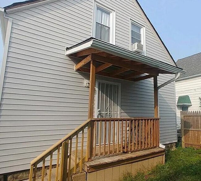 Building Photo - 3409 Roanoke Ave