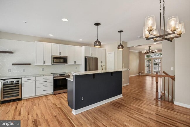 Building Photo - 8154 Skelton Cir