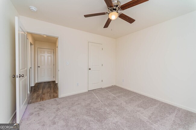 Building Photo - 307 Gazebo Dr