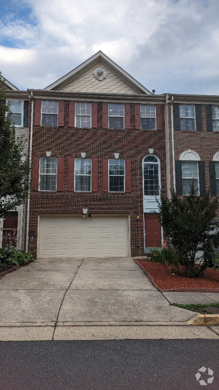 Building Photo - 13231 Maple Creek Ln