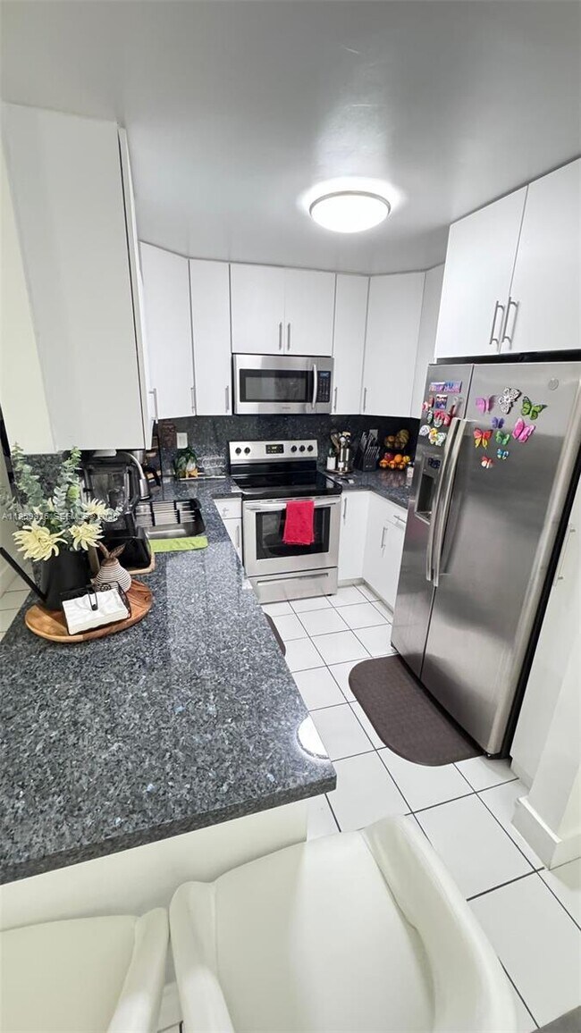 Building Photo - 9455 W Flagler St